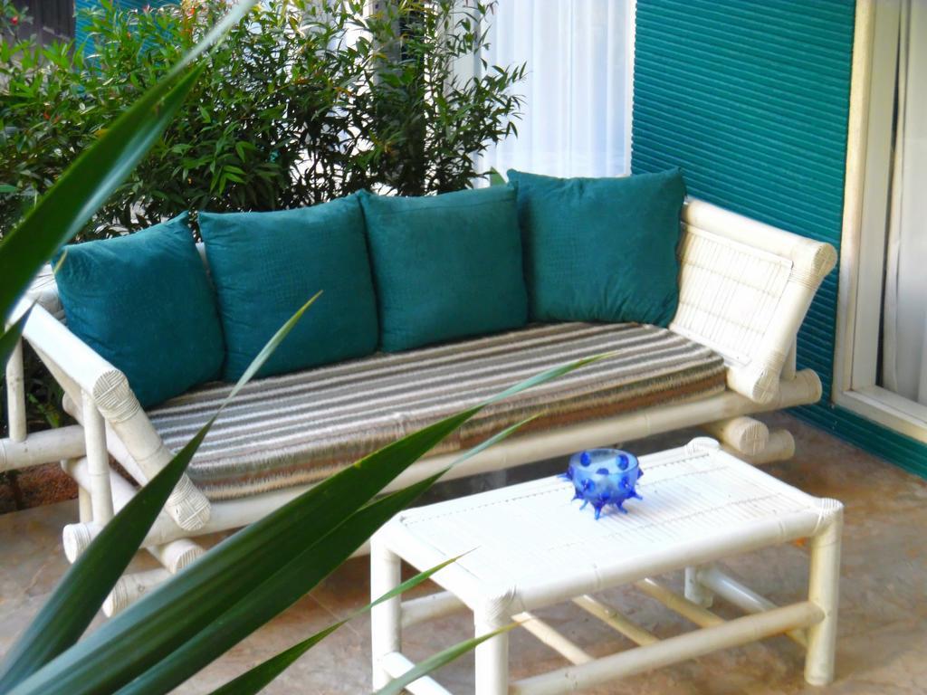 Lazy Monkey Hotel Senggigi Exterior foto