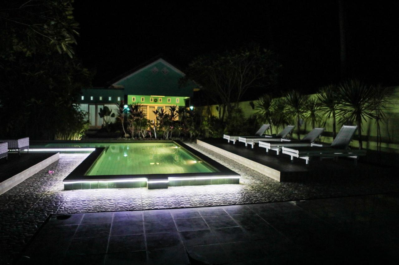 Lazy Monkey Hotel Senggigi Exterior foto